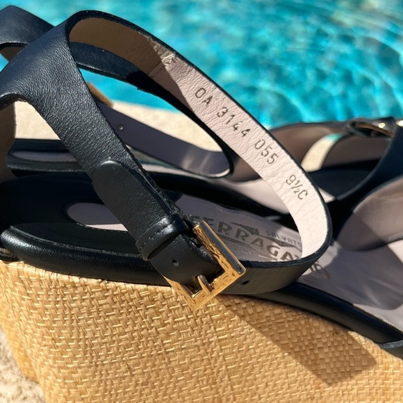 Black Salvatore Ferragamo Duccia wedge sandals size 9.5 - Picture 4 of 6